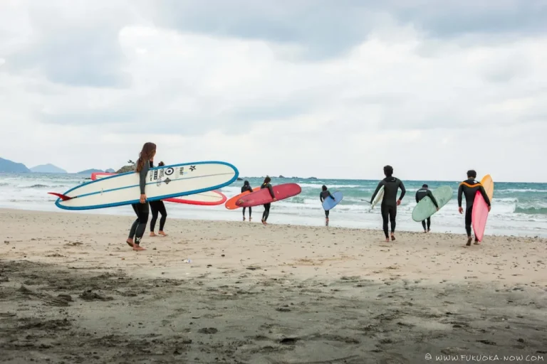 Surfing Guide with Fukuoka